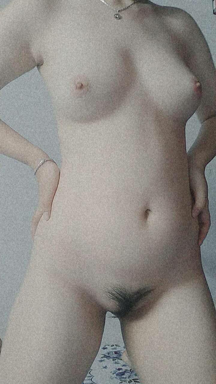 Những ngày loạn luân cùng má, cậu con trai muốn được má yêu thương nhiều hơn