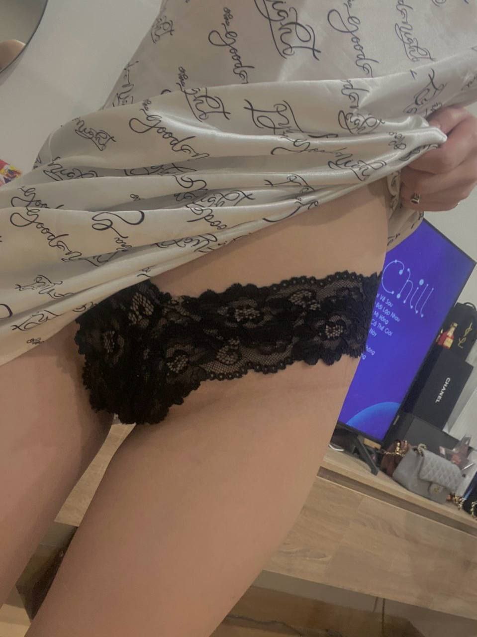 300NTK-761 [Quan hệ tình dục ngoài trời ướt át và trong suốt! ! 】【Một người phụ nữ đã kết hôn xinh đẹp với núm vú ướt át trở nên điên cuồng! ! 】